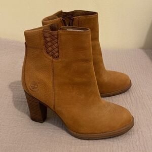 Timberland Tan Heeled Boots with Stacked Heel. Size 6.5